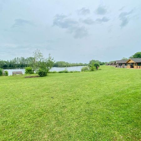 Reeds Lodge, Lake Pochard 사우스 체르니 외부 사진